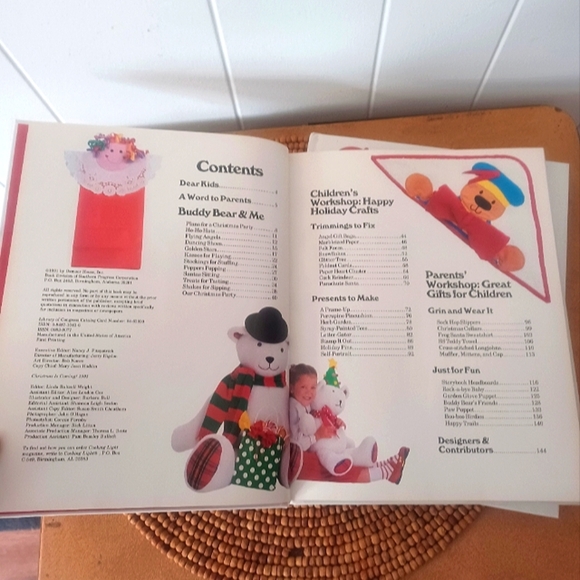 90's Christmas Craft Books - Picture 4 of 8